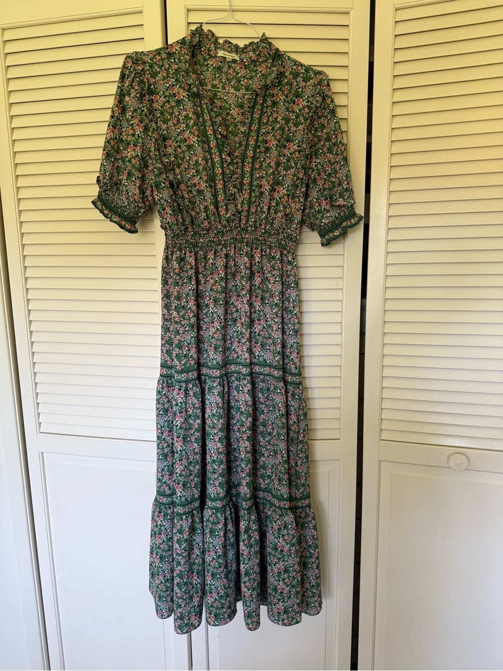 MAX STUDIO Green Floral Tiered Maxi Dress with Smocked Waist and Puff Sleeves XL